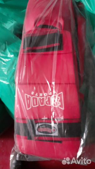 Щитки футбольные