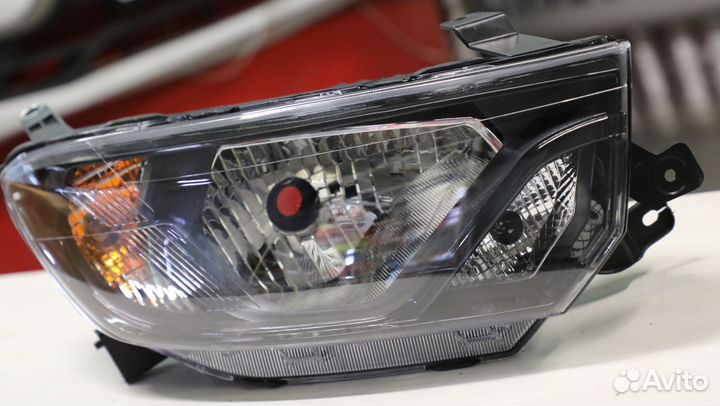 Фара правая Лада Гранта FL ваз 2190 новая