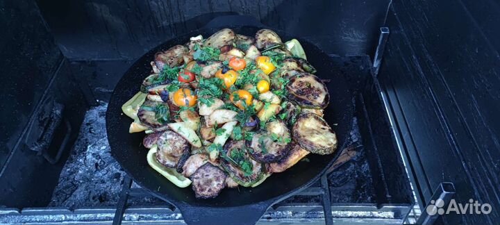 Кованые мангалы с крышей и печью