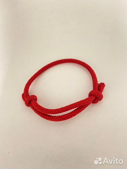 Красный браслет нить шнур