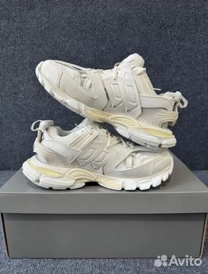 Balenciaga track