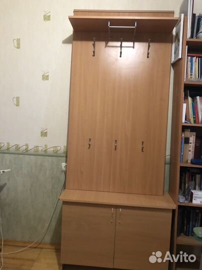 Вешалка, обувной шкаф