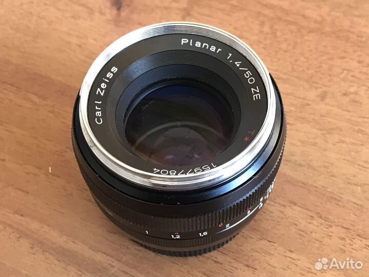 Объектив Carl Zeiss Planar T* 1.4/50 ZE