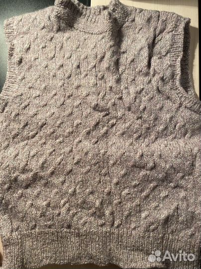 Жилет вязаный