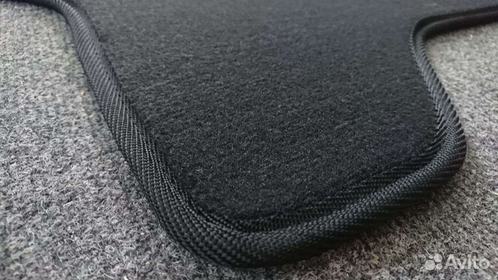 Автоковрики Mitsubishi Pajero 4