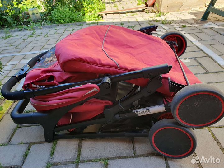 Прогулочная коляска трость