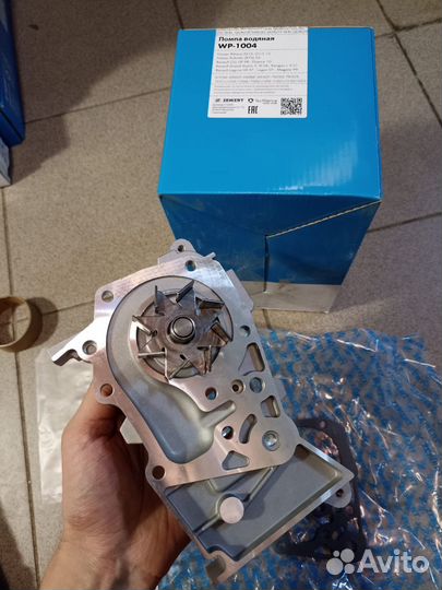 Помпа водяная renault logan 1.6 16v