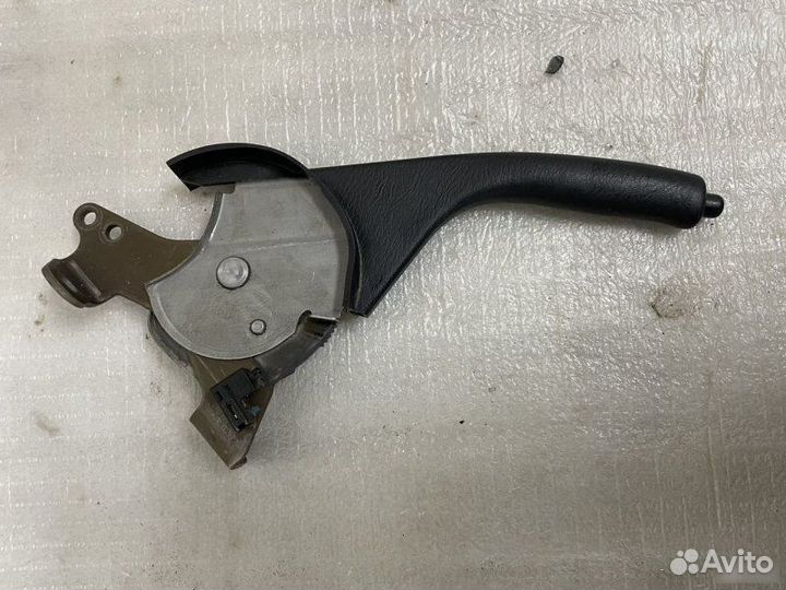 Рычаг стояночного тормоза Toyota Hilux