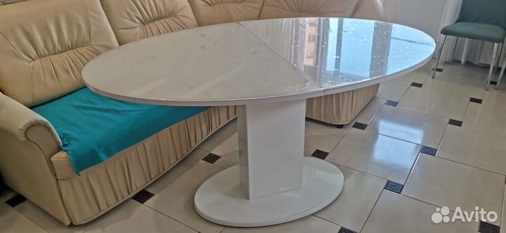 Продам б/у стол овальный