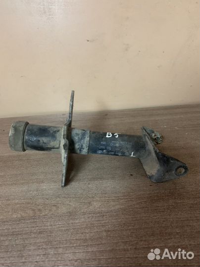 Кронштейн бампера Passat B5