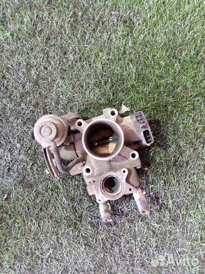 Дроссельная заслонка Nissan Bluebird Sylphy