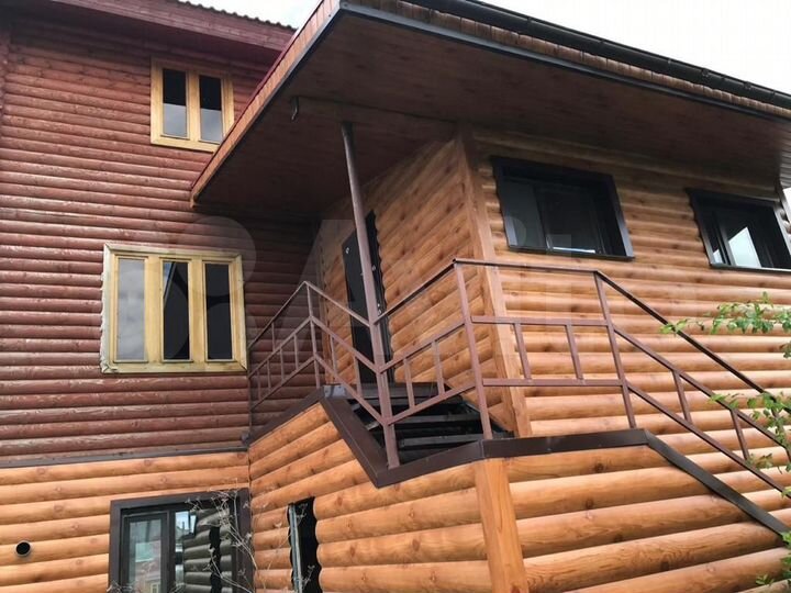 Дом 220 м² на участке 12 сот.