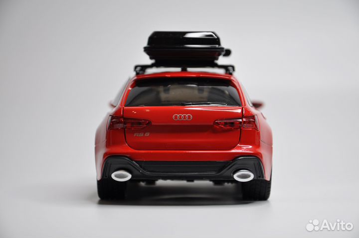 Модель автомобиля Audi RS6 металл