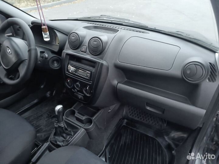 LADA Granta 1.6 МТ, 2015, 197 000 км