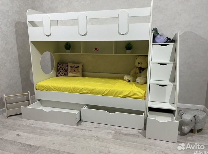 Двухъярусная кровать детская