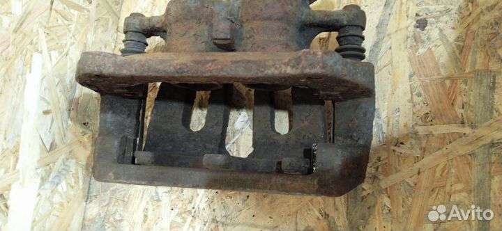 Суппорт тормозной передний правый Peugeot 407 2008