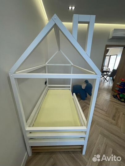Детская Кровать- Домик из массива бука