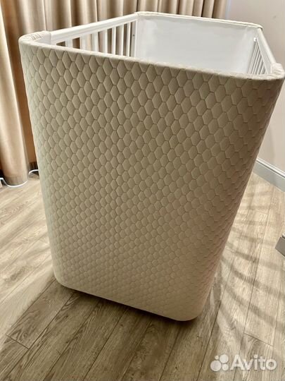 Детская кроватка новая, стоит ребенок не спал