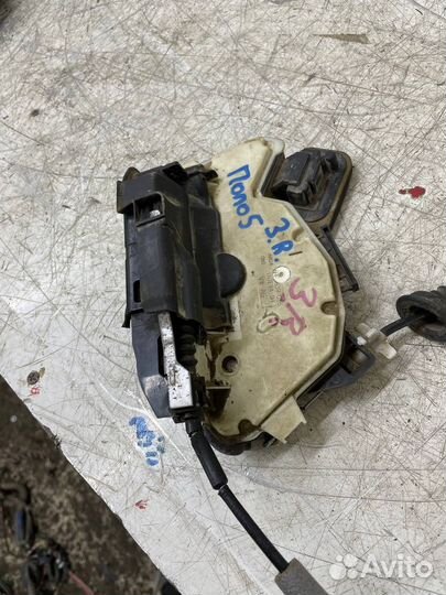 Замок двери Задней правой Volkswagen Polo 5 Седан