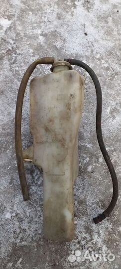 Бачок ож mitsubishi carisma