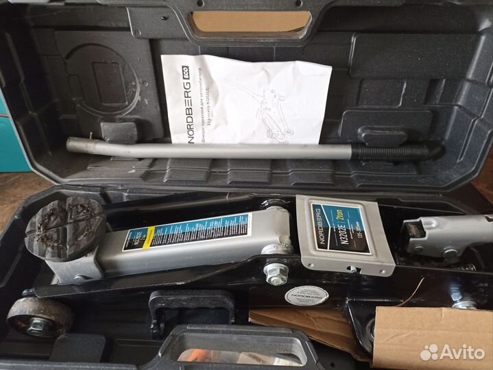 Домкрат подкатной 2 тонны бу