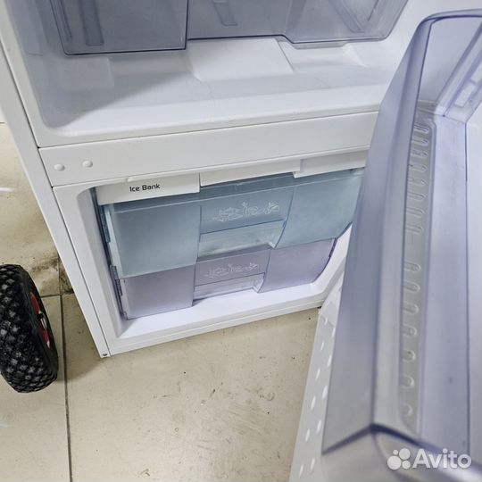 Холодильник двухкамерный