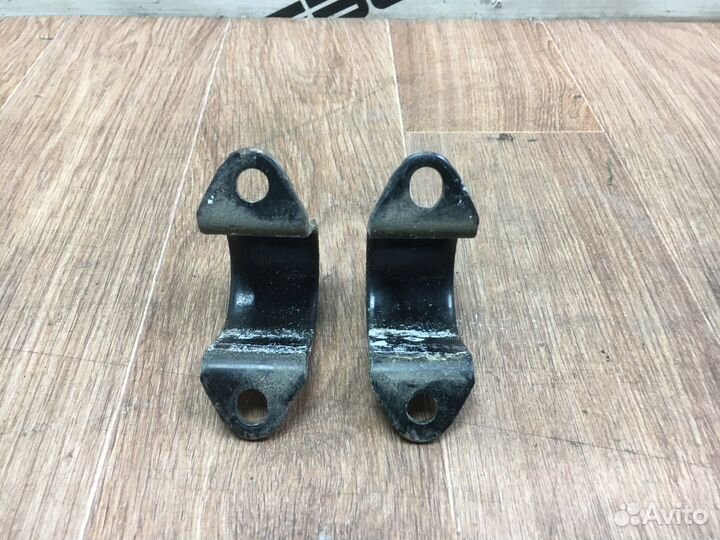 Крепление стабилизатора Toyota Isis I рестайлинг (2009—2018)