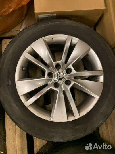 Литые диски с резиной лето 235/55 R18 skoda