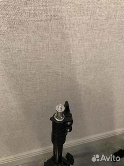 Универсальный металлический штатив напольный