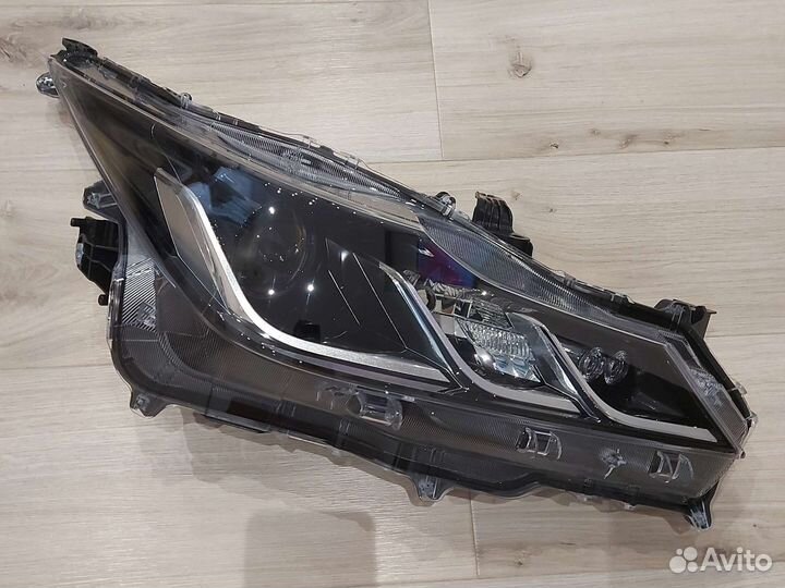 Фара toyota corolla Тойота королла Е210 правая