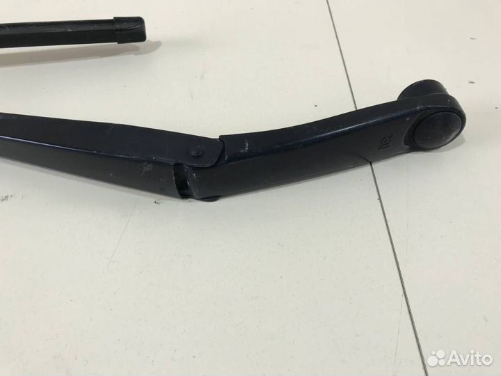 Поводок стеклоочистителя передний левый Hyundai So