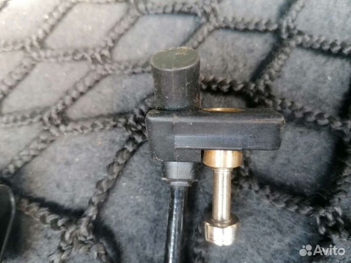 Датчик положения коленчетого вала,на гольф4 1.4 98