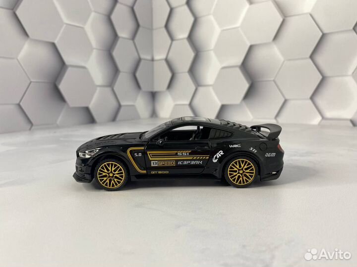 Модель машины Mustang Shelby GT500 чёрная 1:32