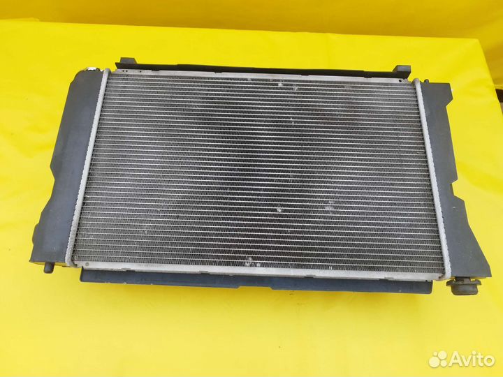 Радиатор охлаждения Toyota Avensis Т250