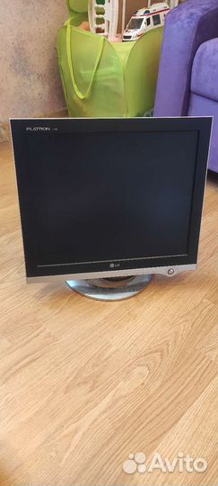 Монитор LG flatron L1720B