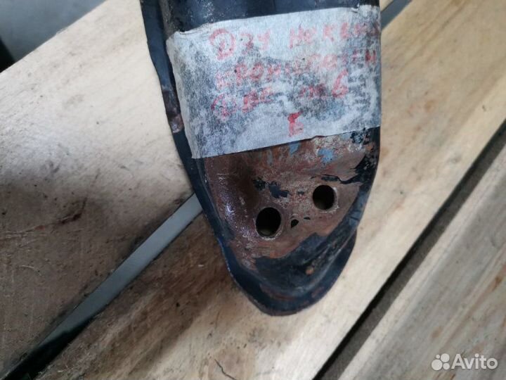 Кронштейн опоры двигателя задний правый Daewoo