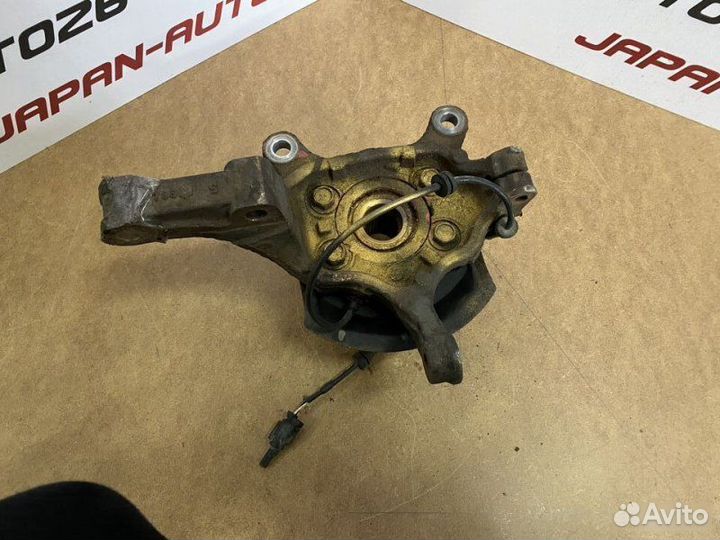 Ступица передняя левая Nissan Serena C25 MR20
