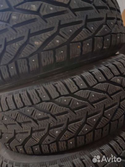 Kormoran SUV Stud 215/65 R16