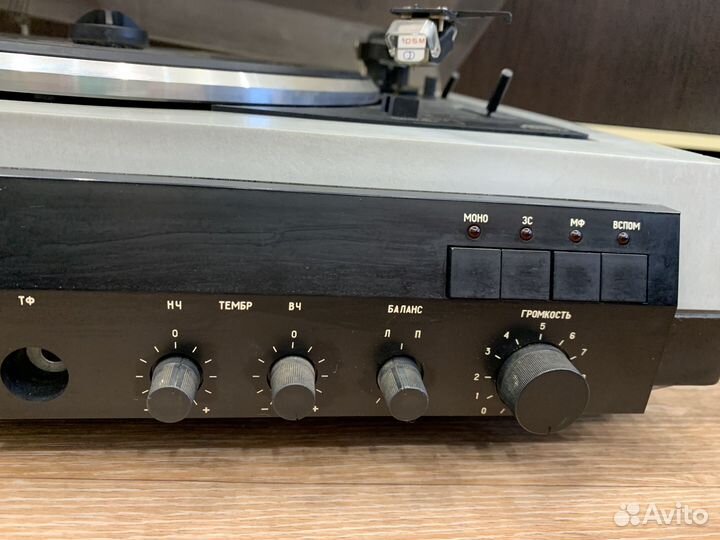 Проигрыватель винила СССР