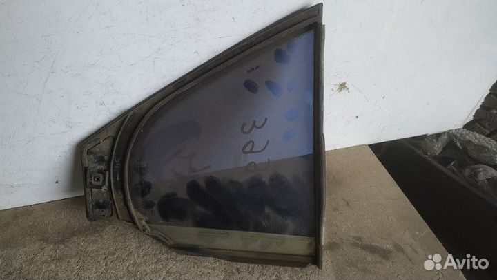 Стекло кузовное глухое заднее левое Nissan Primera