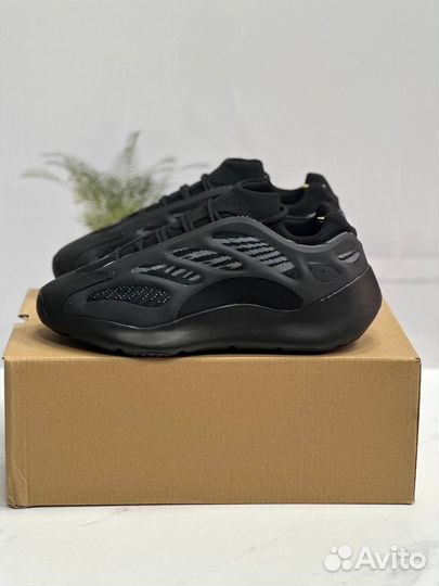 Кроссовки Adidas yeezy boost 700