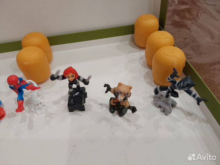 Киндер сюрприз Марвел Ракета человек паук капитан