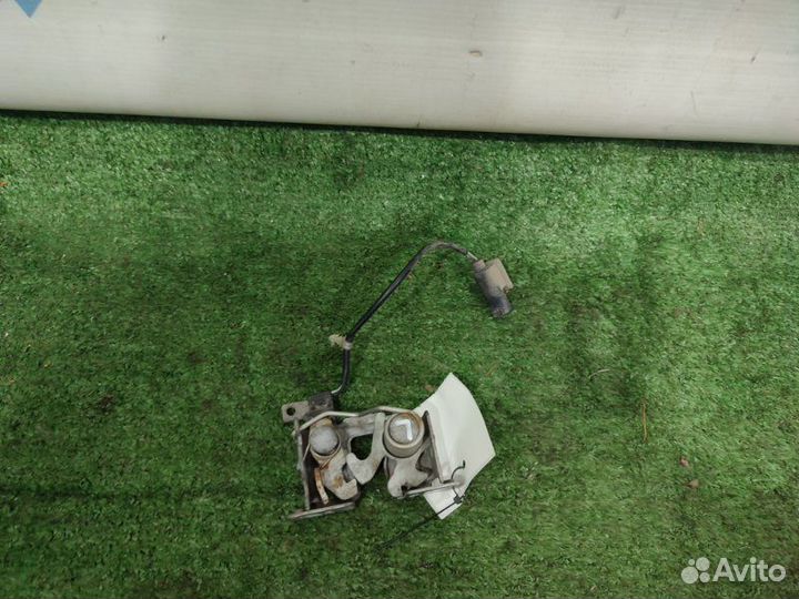 Замок капота левый Bmw X3 F25 N55B30A 2011