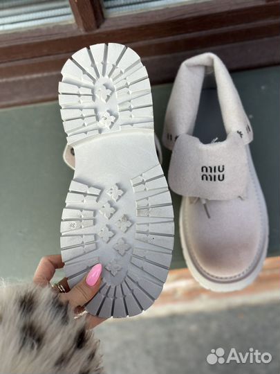 Ботинки под miu miu светлые