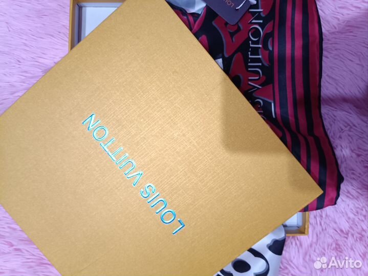Шелковый платок louis vuitton