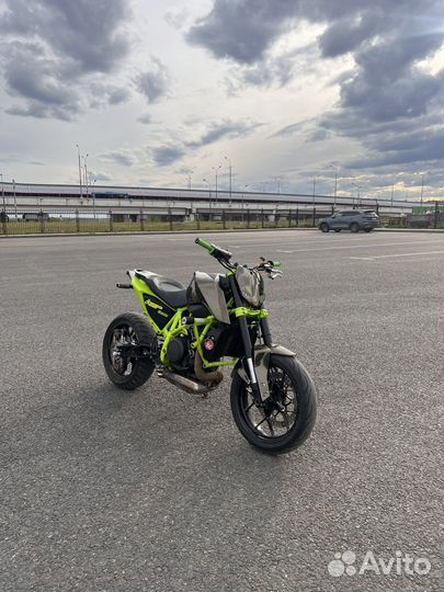 Ktm duke 690R под stunt