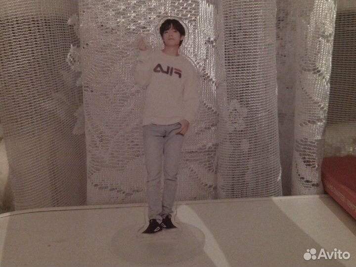 Пластиковая статуэтка техëн bts