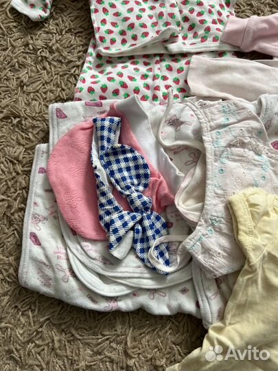 Пакет одежды для девочки 0-3 мес