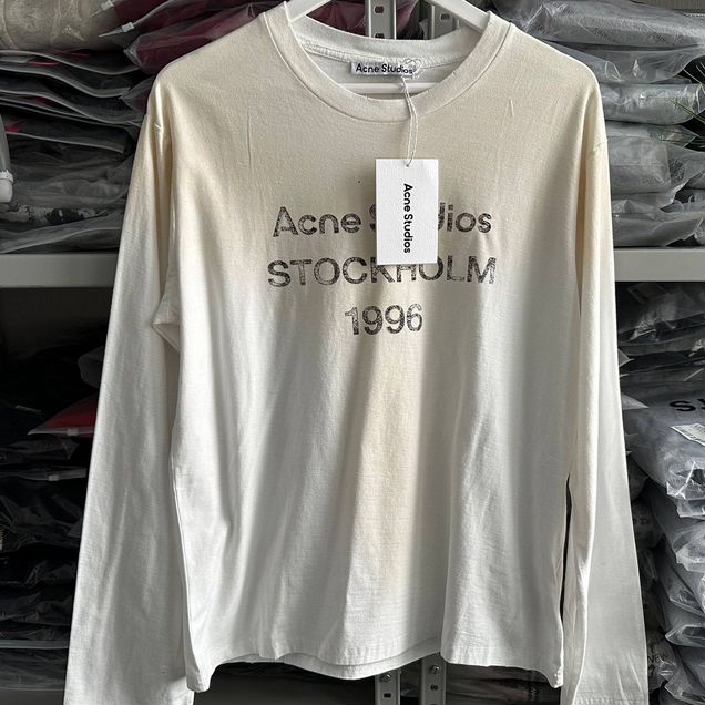 Лонгслив acne studios stockholm 1996 на руках