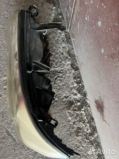 Фары на toyota land cruiser 200